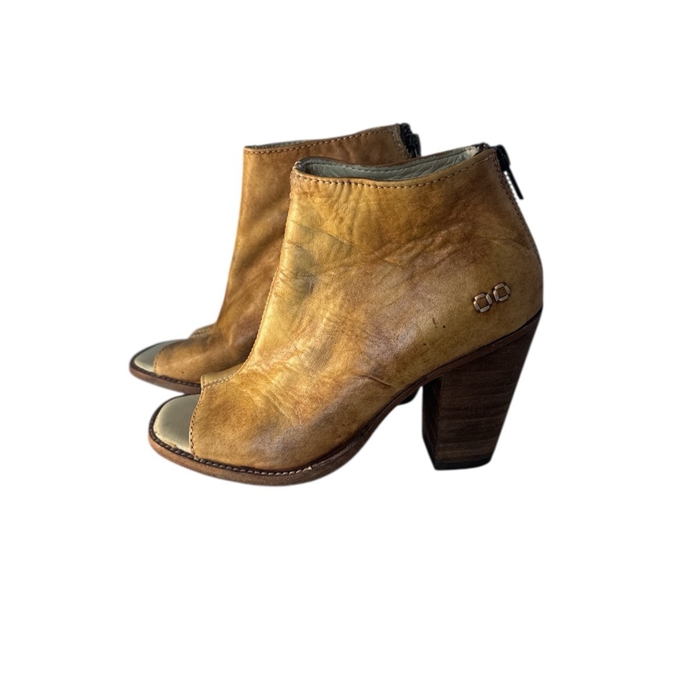 Bed STU Tan multi dimension Leather Ankle Boots size 7